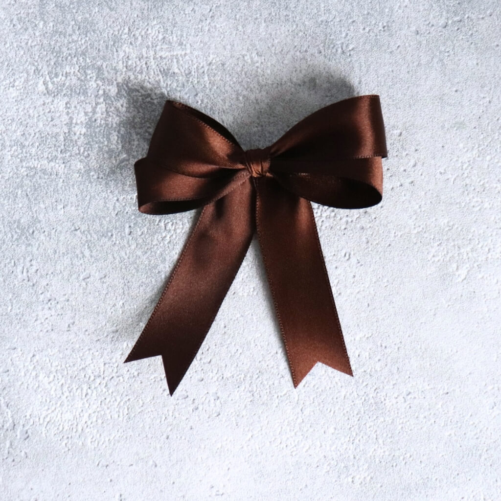 Atlasová stuha 24 mm – hnědá